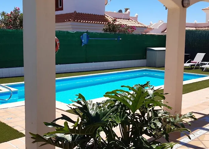 Dwarika, Away From - Private Heated Pool كاليتا ذي فوستي