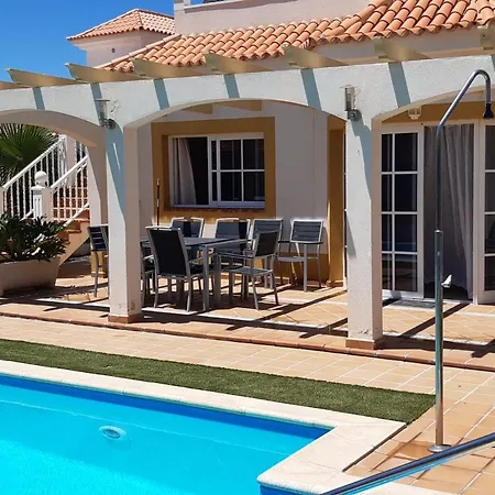 Villa Dwarika, Away From - Private Heated Pool Caleta De Fuste