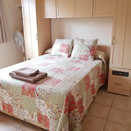 Dwarika, Away From - Private Heated Pool 칼레타데푸스테