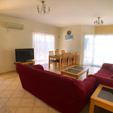 Βίλα Dwarika, Away From - Private Heated Pool *